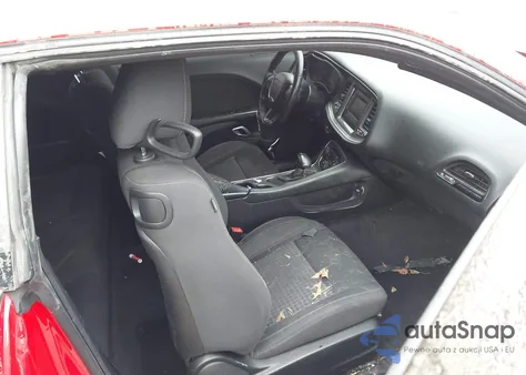 2017 Dodge Challenger Sxt z USA, uszkodzony, nr VIN 2C3CDZAG1HH652011